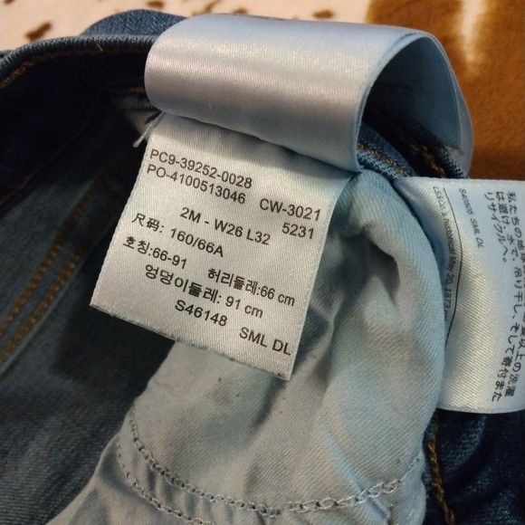 Women's Levi's Mid Rise Boot Cut Jeans - Picture 2 of 8